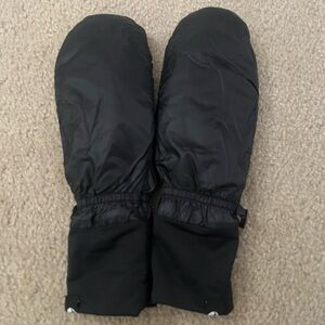 Oiselle Black Super Puff Mittens in S/M